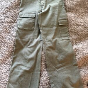 Quince Olive Cargo Pants - Classic Utility Style